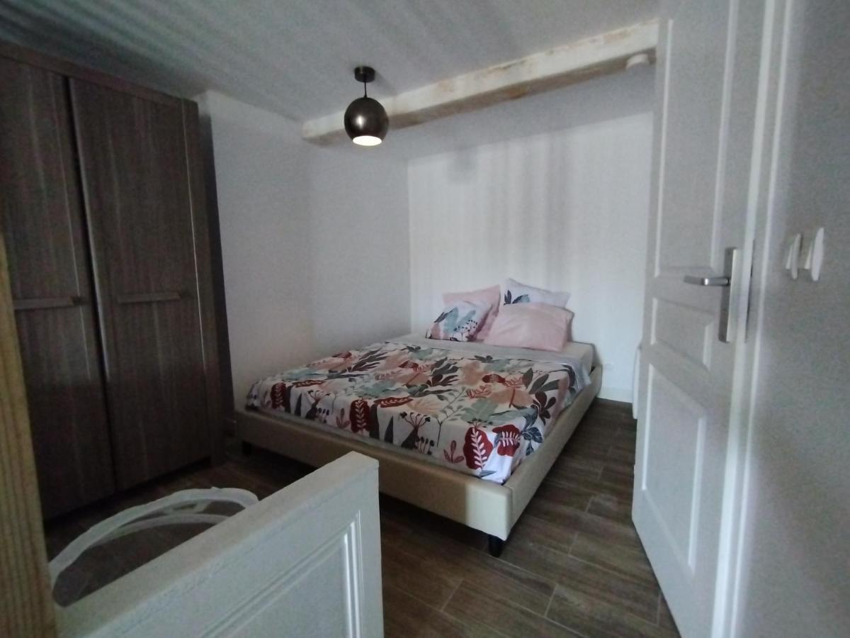 Trevoux: Loft Ravissant Avec Terrasse Apartment Exterior photo